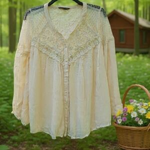 XL🍀American Eagle Outfitters Ivory Peasant Lace Button Down Shirt